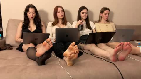 misswishh online show from April 2026 07:31:02 PM