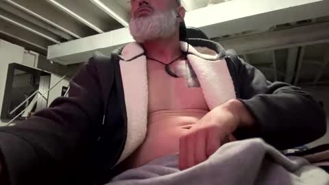 AJ online show from December 2025 06:53:02 AM