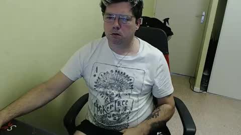 Snapshot of mistercoeur1 chatting on January 2025 08:27:02 AM mistercoeur online show from January 2025 08:27:02 AM