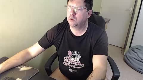 Snapshot of mistercoeur1 chatting on February 2025 08:06:01 AM mistercoeur online show from February 2025 08:06:01 AM