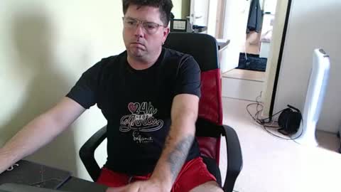 Snapshot of mistercoeur1 chatting on October 2025 02:27:02 PM mistercoeur online show from October 2025 02:27:02 PM