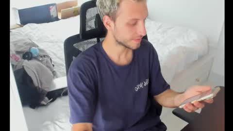 Snapshot of misterskiny chatting on August 2026 08:28:01 AM Alex online show from August 2026 08:28:01 AM
