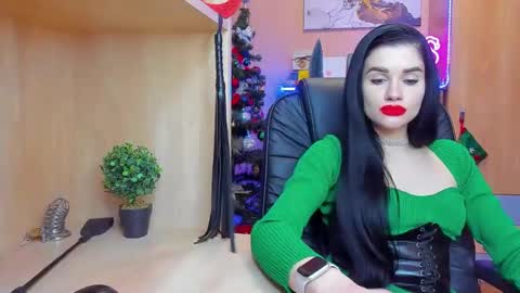 Snapshot of mistress_kristi chatting on December 2024 07:23:01 PM Mistress Kristi online show from December 2024 07:23:01 PM
