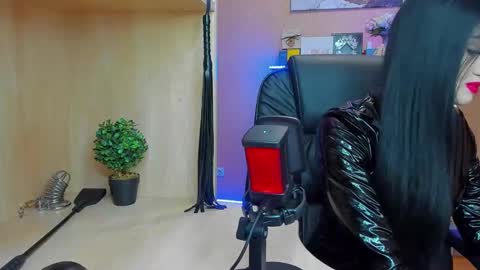 Snapshot of mistress_kristi chatting on January 2025 07:14:02 PM Mistress Kristi online show from January 2025 07:14:02 PM