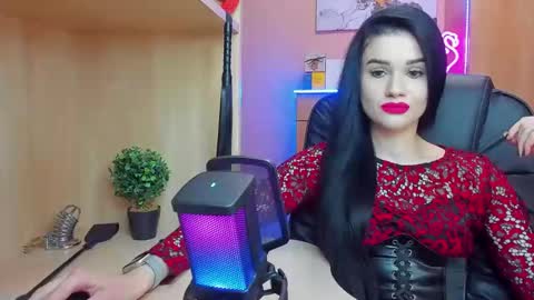 Snapshot of mistress_kristi chatting on February 2025 08:53:02 PM Mistress Kristi online show from February 2025 08:53:02 PM