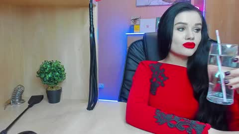 Snapshot of mistress_kristi chatting on March 2025 09:25:02 PM Mistress Kristi online show from March 2025 09:25:02 PM