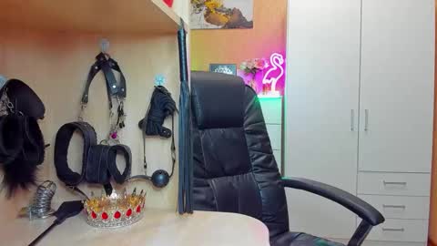 Snapshot of mistress_kristi chatting on September 2025 07:29:01 PM Mistress Kristi online show from September 2025 07:29:01 PM