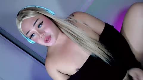 Snapshot of mistress_marta69 chatting on November 2025 09:37:01 PM mistress_marta69 online show from November 2025 09:37:01 PM