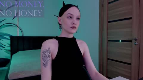 Mistress Mia online show from October 2025 03:27:01 PM