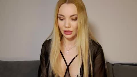 Snapshot of mistress_milana chatting on January 2026 12:18:02 PM Milana online show from January 2026 12:18:02 PM