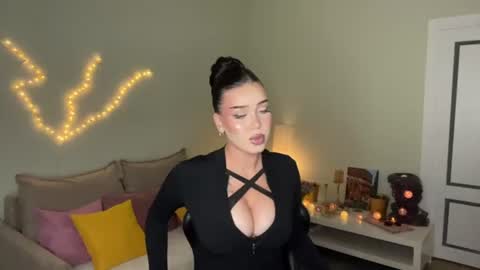 Mia online show from July 2026 02:30:02 PM