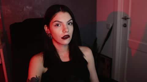 Snapshot of mistress_rochelle chatting on December 2024 04:40:01 PM Miss Rochelle online show from December 2024 04:40:01 PM