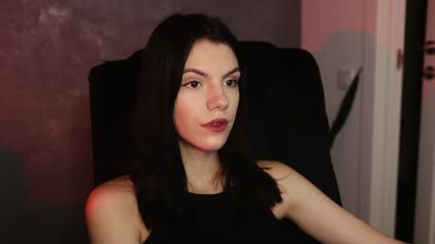 Snapshot of mistress_rochelle chatting on December 2024 03:44:01 PM Miss Rochelle online show from December 2024 03:44:01 PM