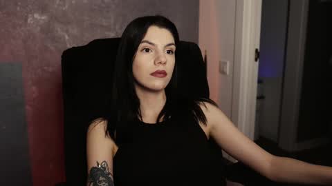 Snapshot of mistress_rochelle chatting on February 2025 07:03:02 PM Miss Rochelle online show from February 2025 07:03:02 PM