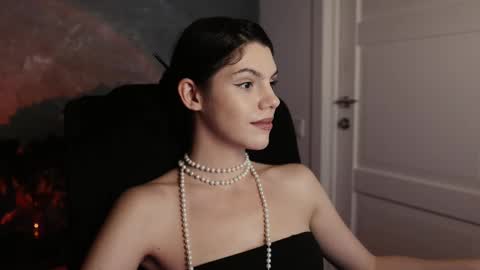 Snapshot of mistress_rochelle chatting on March 2025 01:21:02 AM Miss Rochelle online show from March 2025 01:21:02 AM