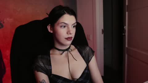 Snapshot of mistress_rochelle chatting on March 2025 10:19:02 PM Miss Rochelle online show from March 2025 10:19:02 PM