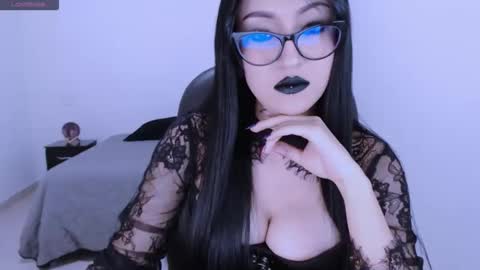 Snapshot of mistress_zafirah chatting on January 2026 01:53:02 AM Mistress online show from January 2026 01:53:02 AM