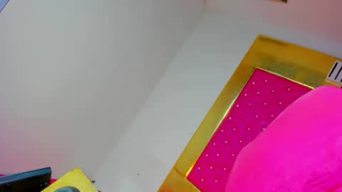 NAHOMY  online show from February 2026 12:37:01 PM