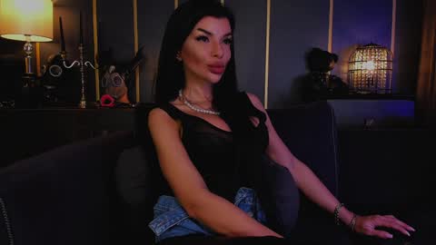Snapshot of mistresselenia chatting on January 2025 10:21:02 AM Elenia online show from January 2025 10:21:02 AM