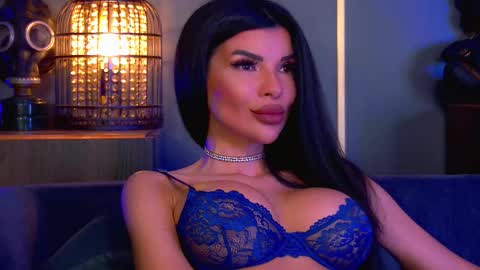 Snapshot of mistresselenia chatting on February 2026 05:27:01 PM Elenia online show from February 2026 05:27:01 PM