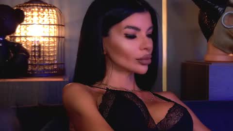 Elenia online show from July 2026 01:06:02 PM