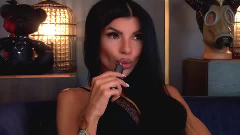 Elenia online show from July 2026 12:08:02 PM