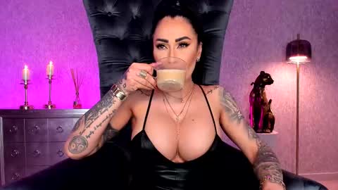 mistresskennya online show from February 2026 07:08:01 PM