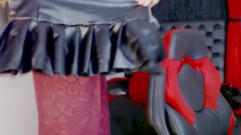 Snapshot of mistresslombana_666 chatting on November 2025 06:00:02 AM Mistresslombana online show from November 2025 06:00:02 AM