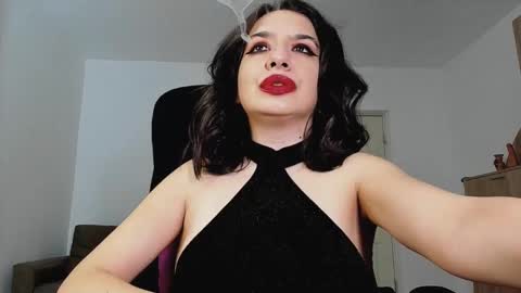 Snapshot of mistressmichelle5 chatting on December 2024 02:41:01 AM YourGoddessM online show from December 2024 02:41:01 AM
