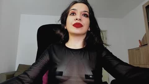 Snapshot of mistressmichelle5 chatting on December 2024 11:01:01 AM YourGoddessM online show from December 2024 11:01:01 AM