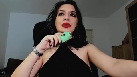 Snapshot of mistressmichelle5 chatting on January 2025 07:32:02 AM YourGoddessM online show from January 2025 07:32:02 AM