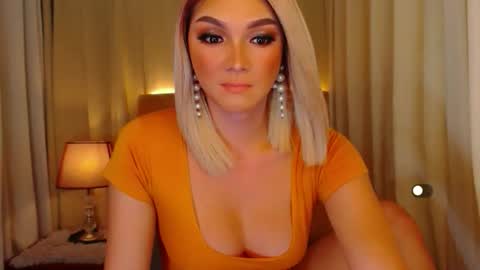 Snapshot of mistressseductionleah chatting on May 2026 02:11:02 PM Leah online show from May 2026 02:11:02 PM