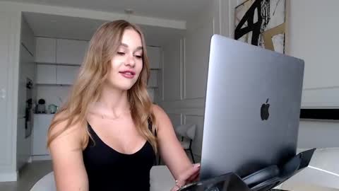 mistressuniverse online show from June 2026 10:43:02 AM