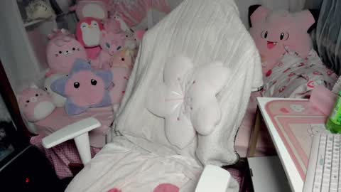 Snapshot of mistymystic chatting on December 2024 01:04:01 AM Misty online show from December 2024 01:04:01 AM