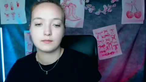 Snapshot of mistyrosee chatting on June 2026 06:05:02 AM Aria online show from June 2026 06:05:02 AM