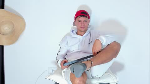 mitchell online show from February 2025 05:19:02 AM