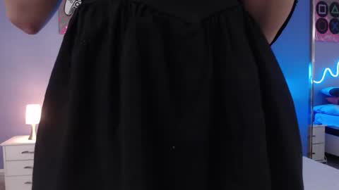 Mtica Brennet online show from October 2025 03:43:01 PM