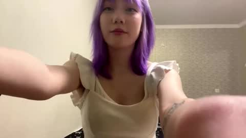 Mila online show from October 2025 01:56:02 PM