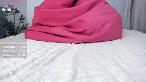   MIa   online show from December 2024 06:35:02 PM