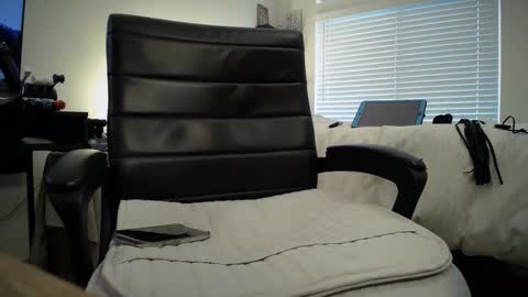 Snapshot of mja30 chatting on September 2025 10:03:02 PM Joshua Oaks online show from September 2025 10:03:02 PM