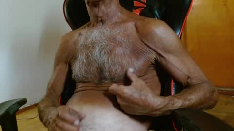 Snapshot of mjmadurengue chatting on April 2026 05:01:02 AM Mario jose online show from April 2026 05:01:02 AM