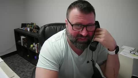 Snapshot of mlangworthy chatting on April 2026 03:28:01 PM MLangworthy online show from April 2026 03:28:01 PM