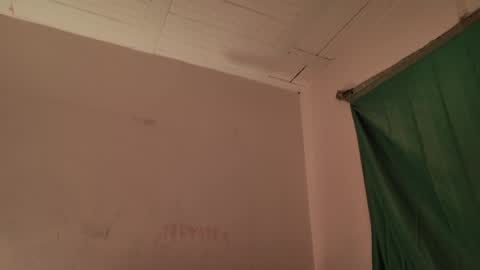 MoonLipson online show from May 2026 01:00:01 AM