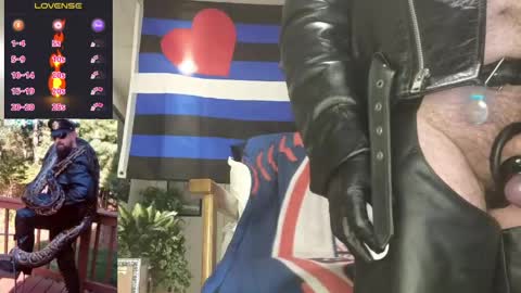 SMOKINsnakeEYEZ online show from May 2026 11:21:01 PM