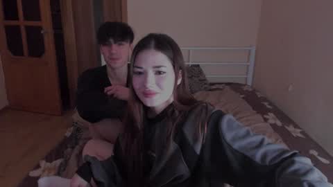 Snapshot of mmkakpoxyi22 chatting on December 2024 01:37:02 AM alice and ray online show from December 2024 01:37:02 AM