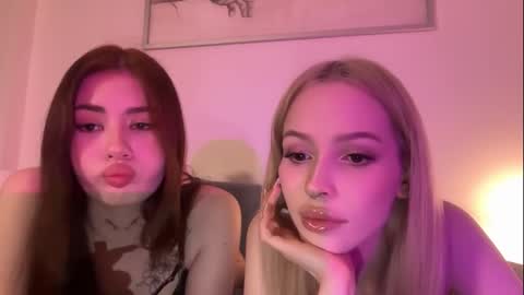 Snapshot of mmkakpoxyi22 chatting on September 2025 12:11:01 AM alice and ray online show from September 2025 12:11:01 AM