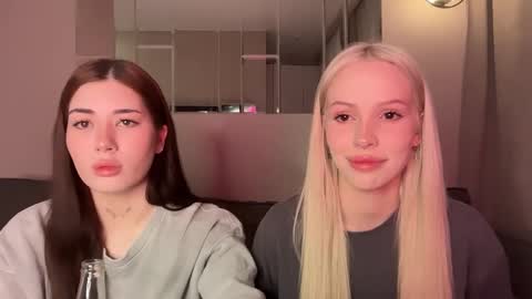 Snapshot of mmkakpoxyi22 chatting on February 2026 09:00:02 PM alice and ray online show from February 2026 09:00:02 PM