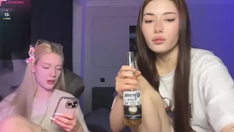 Snapshot of mmkakpoxyi22 chatting on March 2026 10:02:02 PM alice and ray online show from March 2026 10:02:02 PM