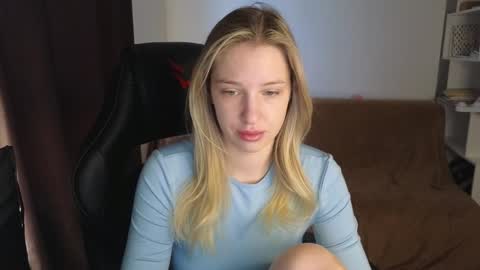 Lili online show from December 2024 07:11:02 AM