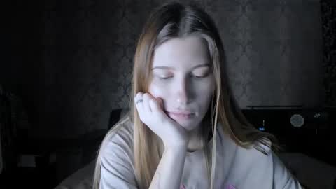 Lili online show from October 2025 05:08:01 PM